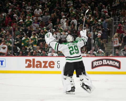 Wyatt Johnston's double-OT deflection gives Stars 4-3 win over Wild in Game 3
