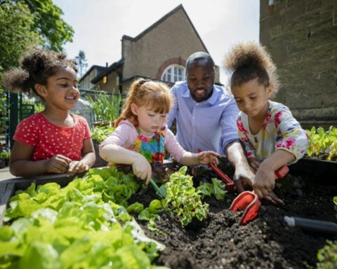 School gardens help students learn science and connect with agriculture – but making them happen isn’t easy
