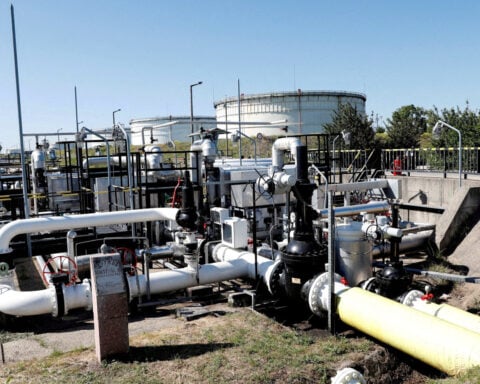 Druzhba oil flows to Slovakia and Hungary after Ukraine war standoff