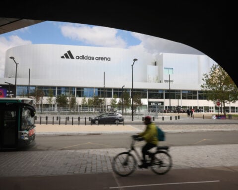 Paris offers to host 2030 Winter Games ice hockey after Nice mayor opposes Olympic plan