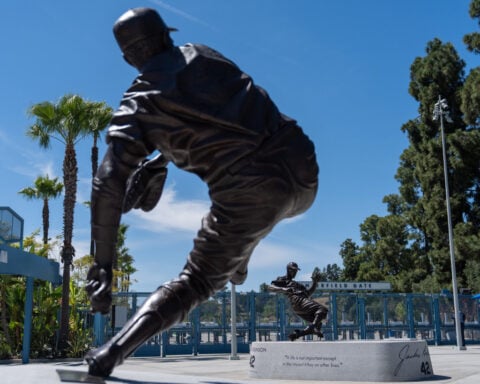 Hall of Fame pitcher Sandy Koufax wins Baseball Digest lifetime achievement award