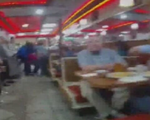 Police perform Heimlich maneuver to save elderly woman choking at Metro Detroit restaurant