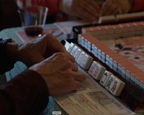 Mahjong mania: New clubs bring players together