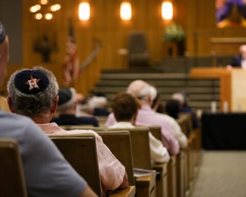 2 young people arrested in alleged plot to attack Houston synagogue