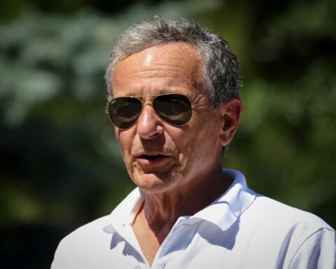 Former Disney CEO Bob Iger returns to Thrive Capital