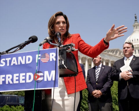 Conservative super PAC threatens to unseat Republicans over immigration bill