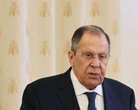 Russian, UAE foreign ministers seek resumption of talks to achieve Middle East agreement