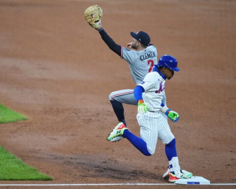Mets say injured shortstop Francisco Lindor to be evaluated again in 3 weeks