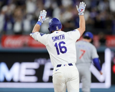 Swanson’s 2-run 9th-inning blast fuels Cubs’ comeback win, 10th in a row