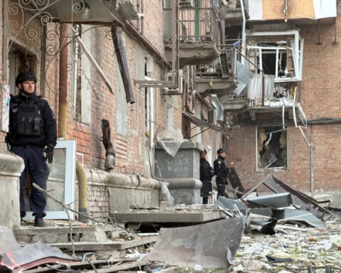 Major Russian attack on Ukraine kills seven, wounds dozens