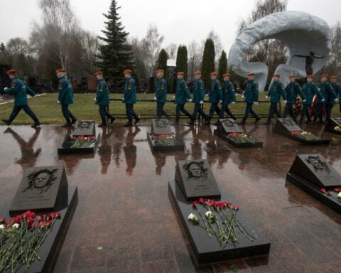 Early Chernobyl victims buried in Moscow cemetery