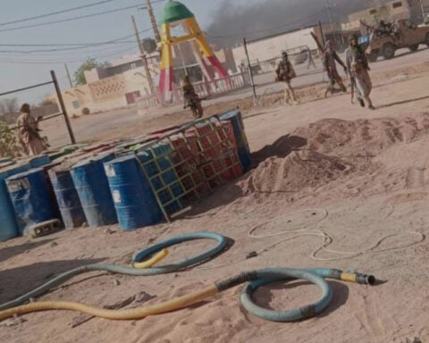 Mali troops and Russian mercenaries withdraw from northern city after rebel attacks