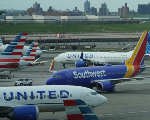 Airlines looking for fare increases to stick, even when jet fuel costs fall