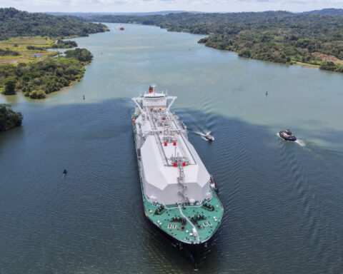 LNG tanker orders gain pace despite mixed outlook from Iran war