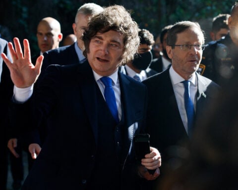 Argentina bishops call for dialogue after press blocked from government house