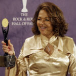 Nedra Talley Ross, the last surviving member of the 1960s bee-hived pop band the Ronettes, dies