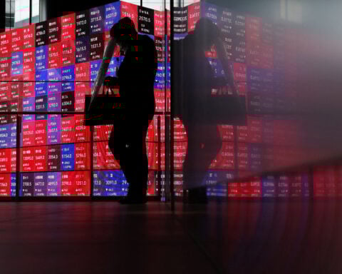 Oil prices hit $110 while stocks waver on Iran impasse