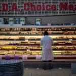 US consumer confidence unexpectedly improves in April