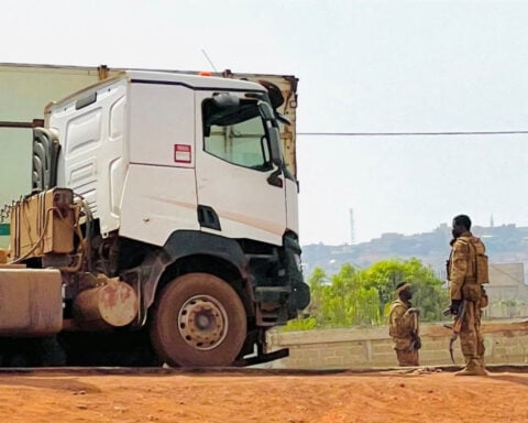 Gold miners set to stay in Mali despite attacks, industry sources say