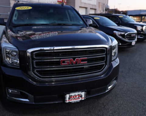 GM lifts profit outlook as US truck sales boost first quarter