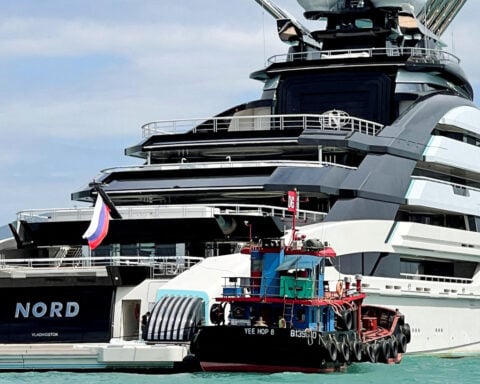 Iran and US allowed Russian superyacht to cross Strait of Hormuz, source says