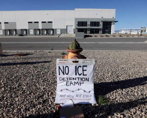 US appeals court rejects Trump's immigration detention policy