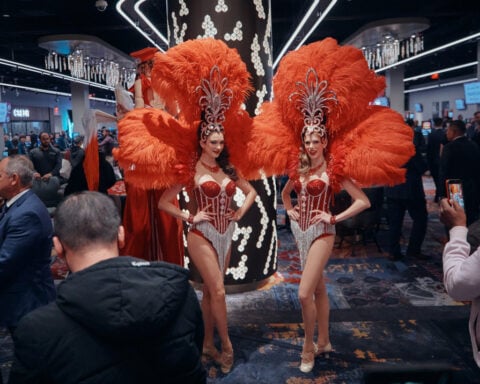 New York City's first full casino with live table games opens