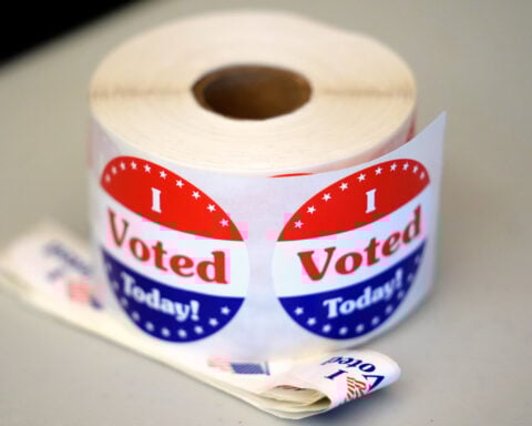 Federal judge dismisses DOJ lawsuit against Arizona seeking voter data