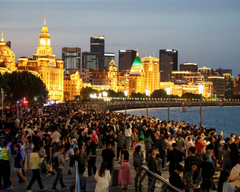 Flight cancellations and high fuel prices help keep Chinese close to home for May holidays