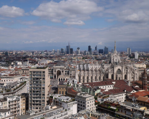 Italy consumer and business confidence plunge in April