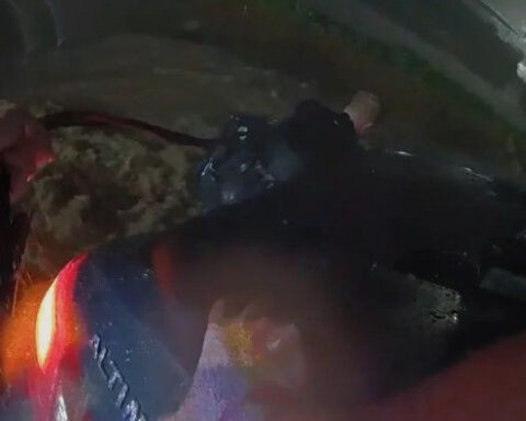 Mother of 3 rescued from rushing flood waters in North Texas; Rescue caught on video