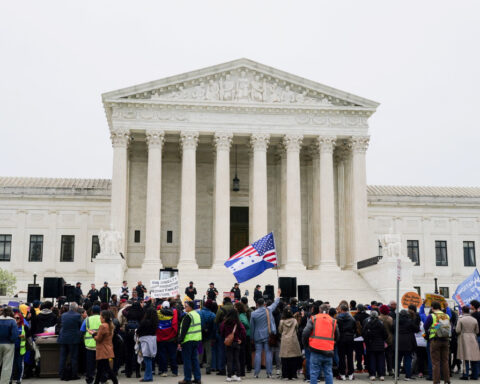 Supreme Court leans toward Trump's move targeting Haitian and Syrian immigrants