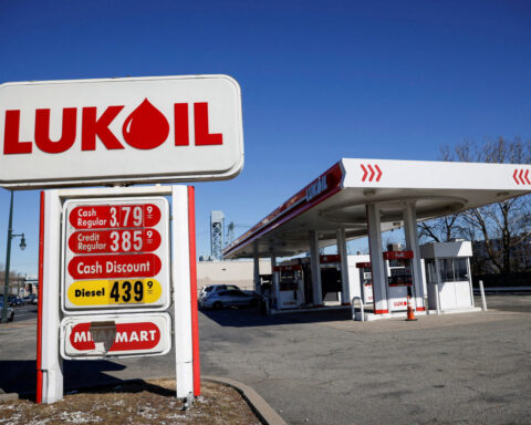 US extends deadline on talks over Lukoil assets to May 30