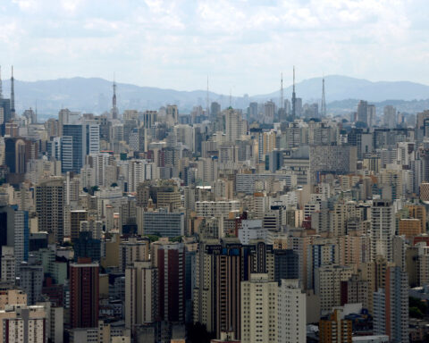 Brazil creates more formal jobs than expected in March