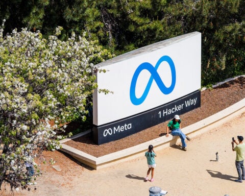 Meta beats revenue expectations, boosts capital spending forecast for 2026