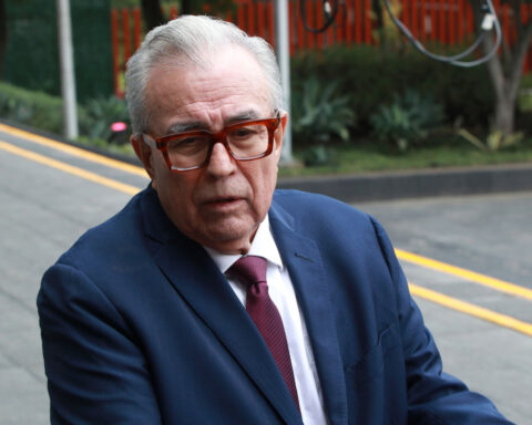 US charges governor of Mexico’s Sinaloa state and 9 others with drug trafficking and weapons charges
