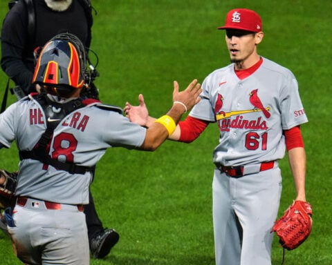 Nathan Church steals another homer, this time giving the Cardinals a win over the Pirates