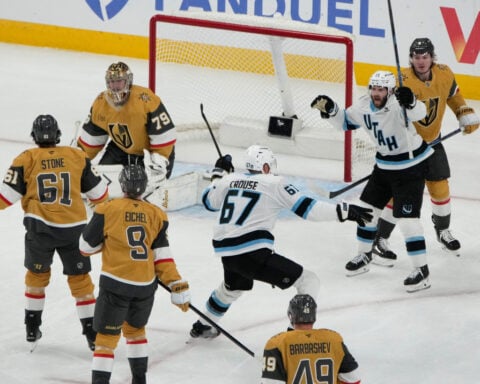 Dorofeyev's last-minute goal for Golden Knights sends Game 5 versus Mammoth into overtime tied at 4