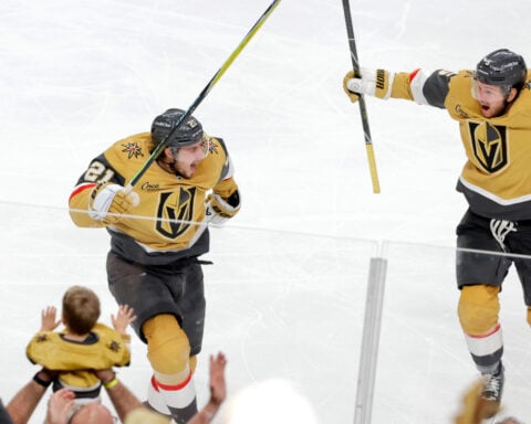 Howden's short-handed goal gives Golden Knights 5-4 double-OT win over Mammoth and 3-2 series lead