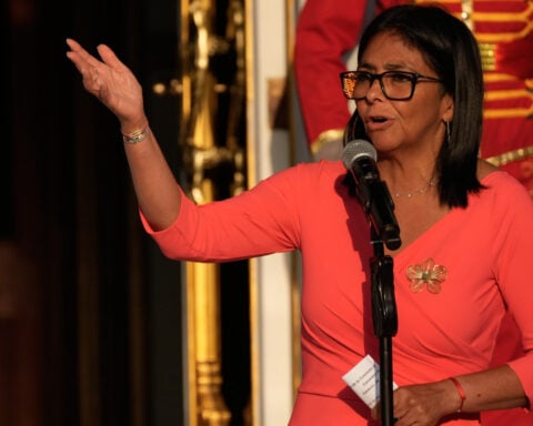 The first direct US-Venezuela commercial flight in 7 years is to land in Caracas