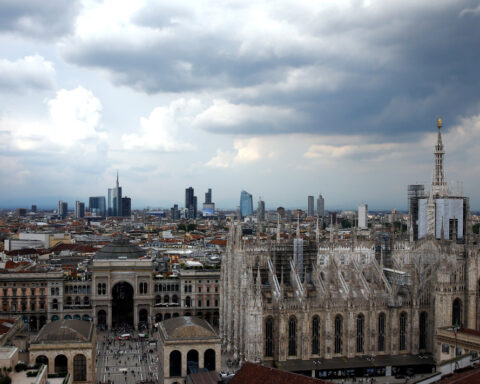 Italy ekes out modest growth in Q1 as risks loom ahead