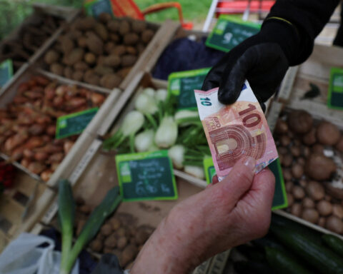French preliminary inflation at 2.5% in April, above forecasts, as energy costs bite