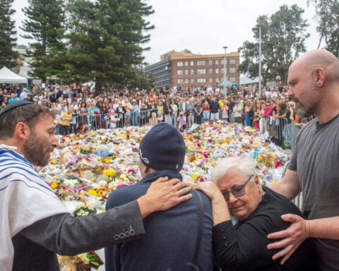 Initial Australian inquiry into Bondi Beach shooting calls for counter-terrorism reforms