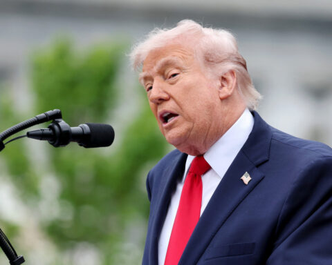 Trump to sign order aimed at expanding access to retirement plans