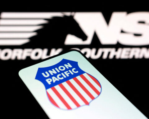 US railroads Union Pacific, Norfolk Southern seek approval for $85 billion merger