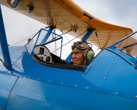 101-year-old WWII veteran takes flight, revisiting war and a lifetime of memories