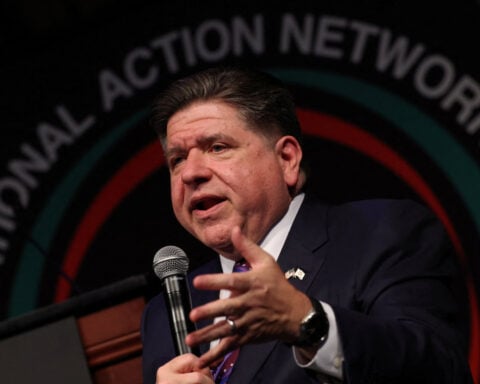 Illinois commission recommends local prosecutors investigate federal agents in immigration blitz