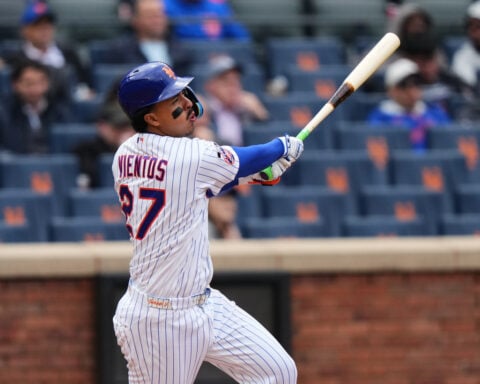 Weaver says losing is weighing on Mets, who find season suffocating after 17th loss in 20 games