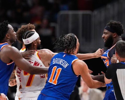 Daniels, Robinson ejected after fight, part of one-sided series-clinching win for Knicks over Hawks