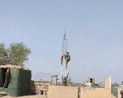 Al Qaeda-linked insurgents establish check points around capital, call on Malians to rise up